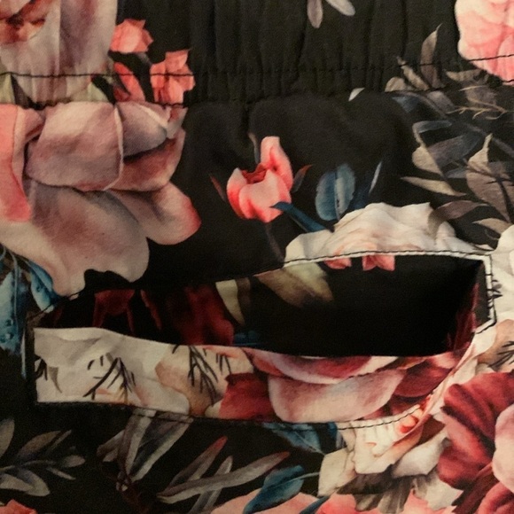 Fashion Nova Mens Swim Trunks Size M. #343 - Picture 5 of 9